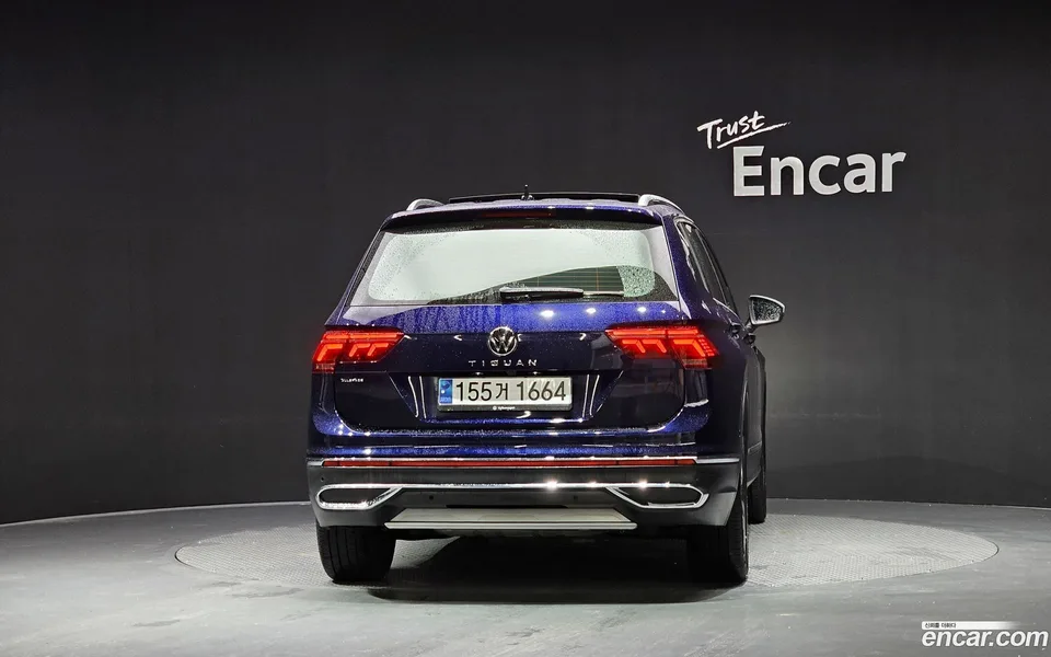 Volkswagen Tiguan Allspace 2.0 TSI 2023 — миниатюра 4
