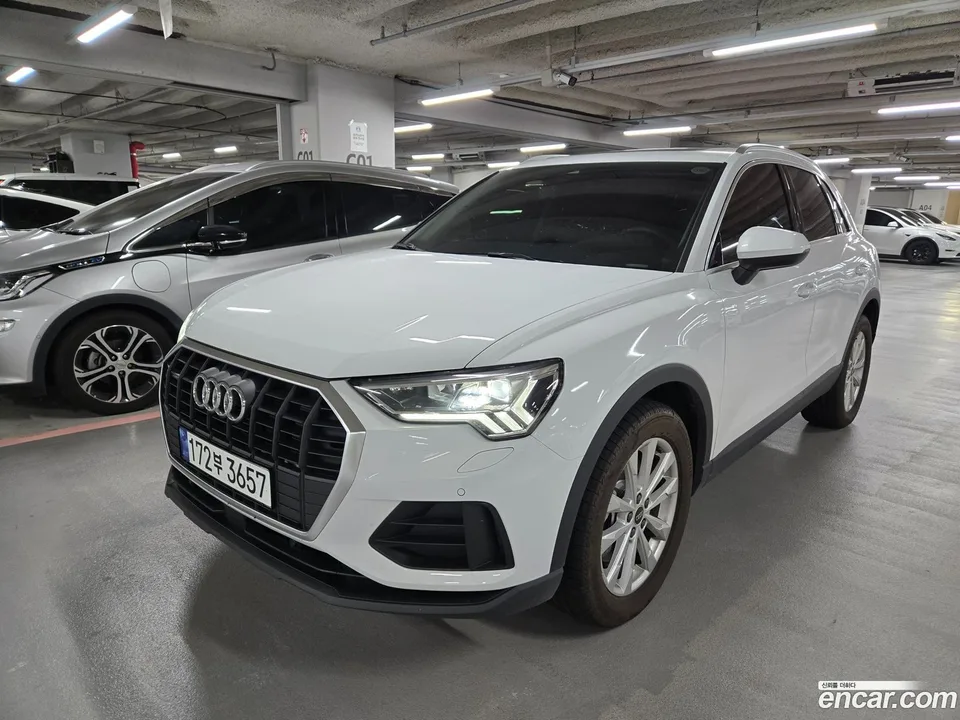 Audi Q3 40 TFSI 2025 — фото 1, купить с доставкой в Москву
