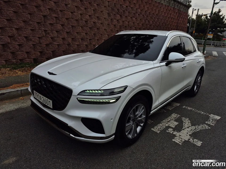 Genesis GV70 2.5T AWD 2024 — фото 1, купить с доставкой в Москву