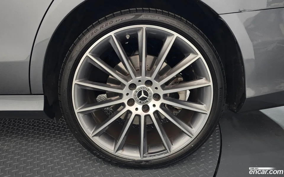 Mercedes-Benz E-Class E350 4MATIC AMG Line 2022 — миниатюра 2