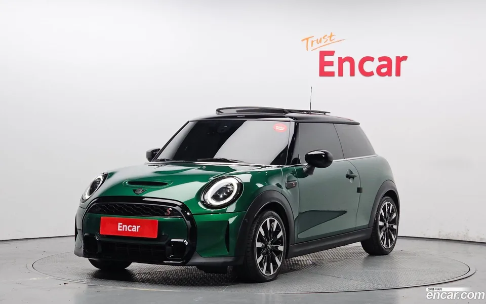 MINI Cooper S 2022 — фото 1, купить с доставкой в Москву