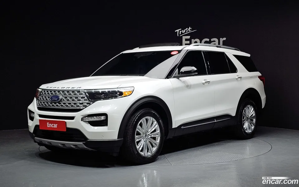 Ford Explorer 2.3 4WD 2022 — фото 1, купить с доставкой в Москву