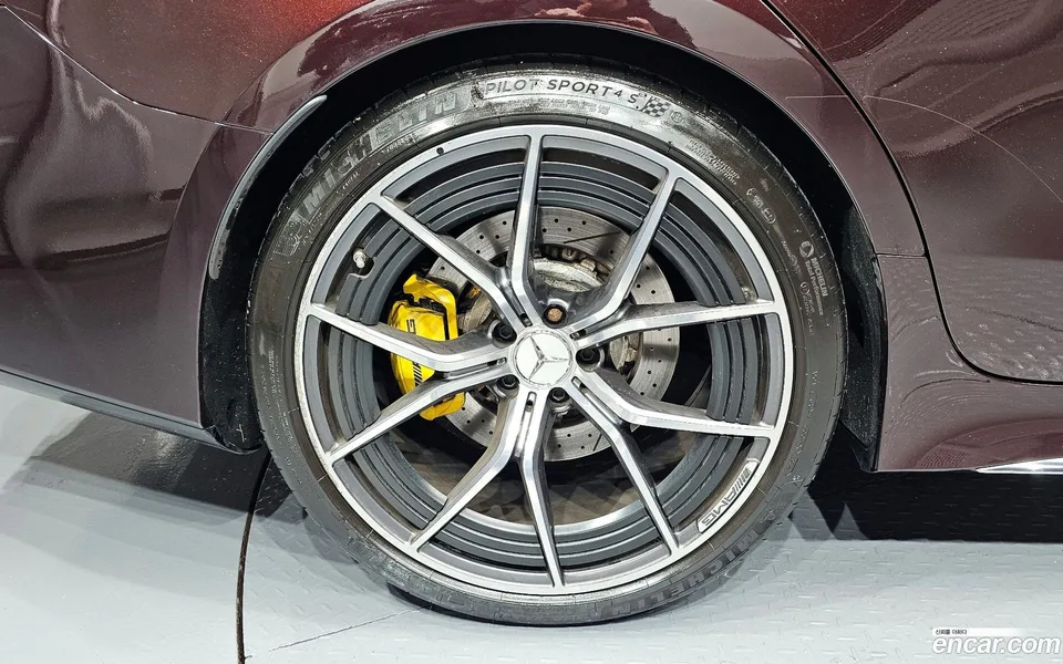 Mercedes-Benz AMG GT 4 43 4MATIC+ 2022 — миниатюра 2
