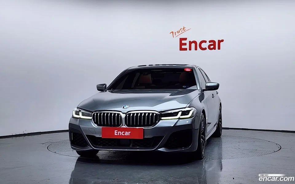 BMW 5 Series 520i M 2023 — миниатюра 3
