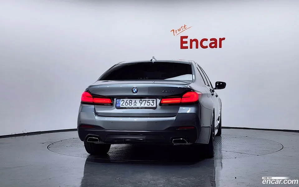BMW 5 Series 520i M 2023 — миниатюра 4