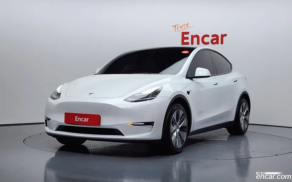 Tesla Model Y AWD 2022 — фото 1, купить с доставкой в Москву