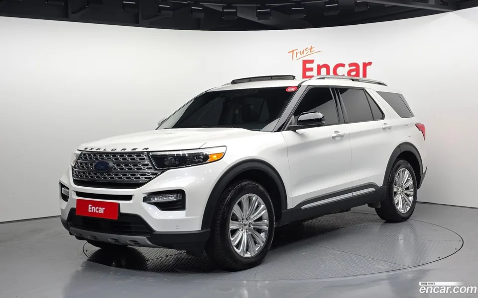 Ford Explorer 2.3 4WD 2022 — фото 1, купить с доставкой в Москву