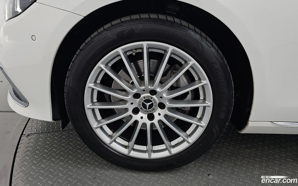 Mercedes-Benz E-Class E250 2022 — миниатюра 2
