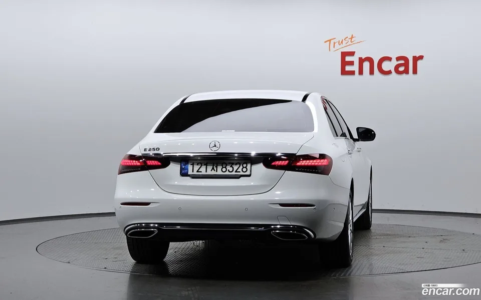 Mercedes-Benz E-Class E250 2022 — миниатюра 4