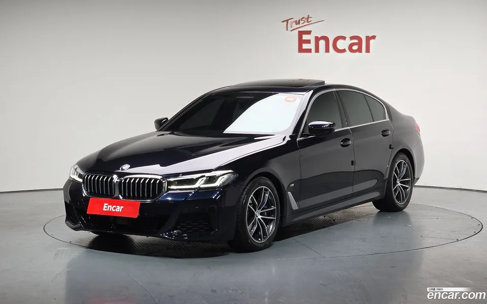 BMW 5 Series 520i M 2022 — фото 1, купить с доставкой в Москву