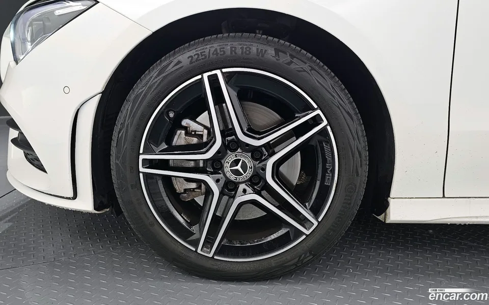 Mercedes-Benz CLA-Class CLA250 4MATIC 2022 — миниатюра 5