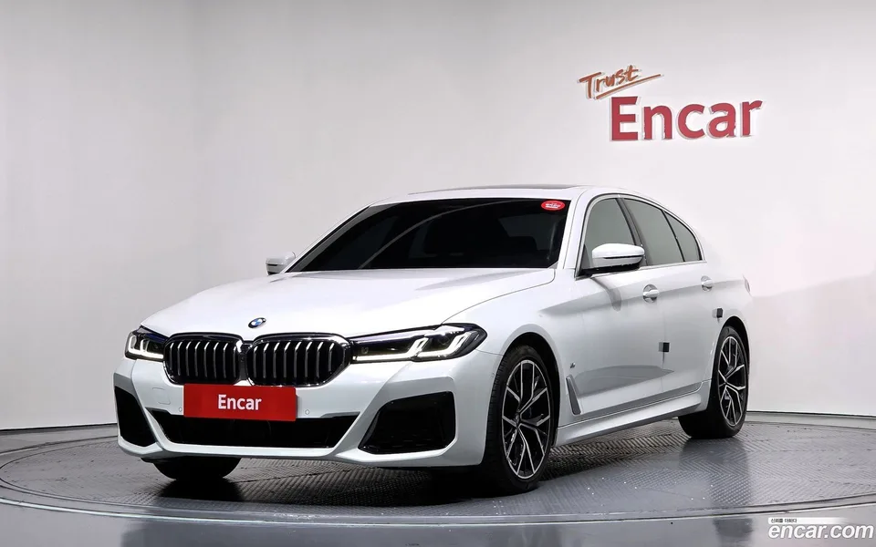 BMW 5 Series 530i M 2023 — фото 1, купить с доставкой в Москву