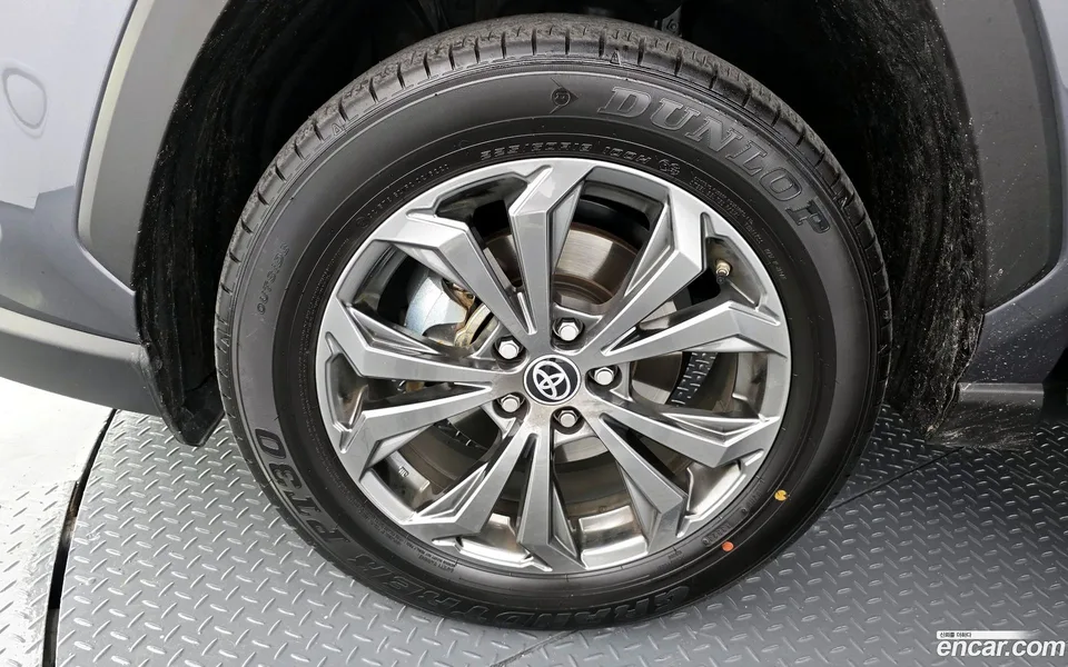 Toyota RAV4 2.5 4WD LTD 2024 — миниатюра 2