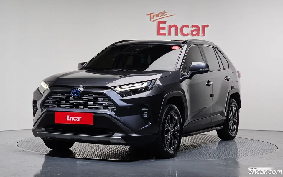 Toyota RAV4 2.5 4WD LTD 2023 — фото 1, купить с доставкой в Москву