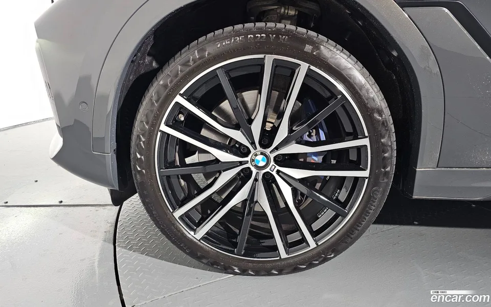 BMW X6 xDrive40d M 2022 — миниатюра 2