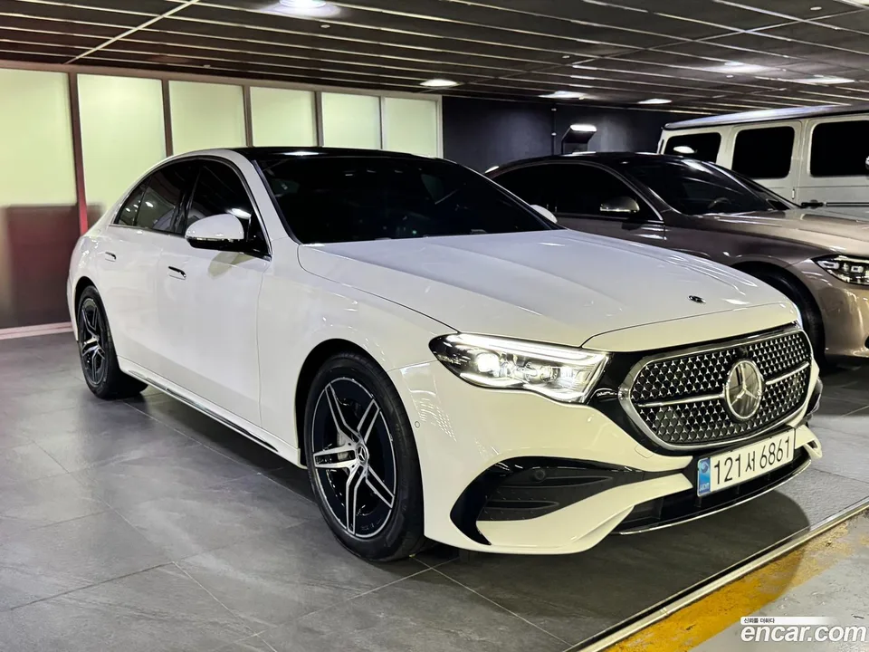Mercedes-Benz E-Class E300 4MATIC AMG Line 2025 — миниатюра 3