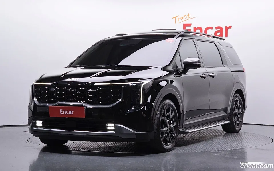 Kia Carnival HEV 9 2024 — фото 1, купить с доставкой в Москву