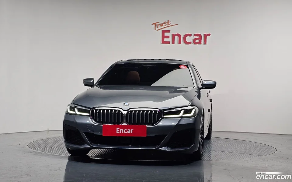 BMW 5 Series 520i M 2023 — миниатюра 3