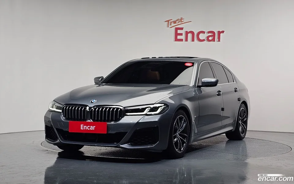BMW 5 Series 520i M 2023 — фото 1, купить с доставкой в Москву