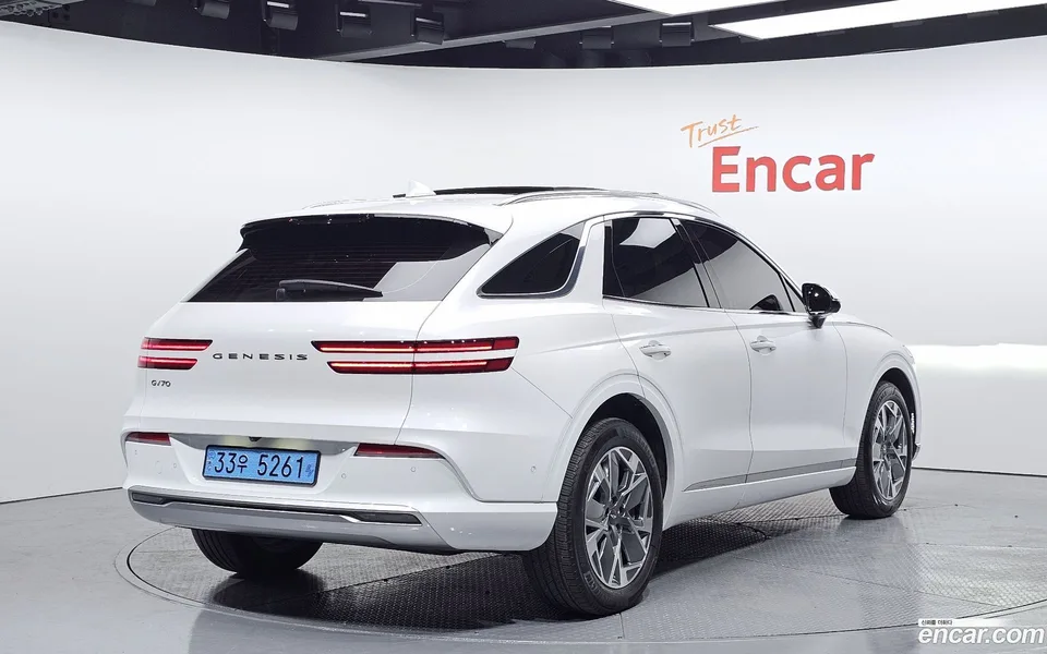 Genesis Electrified GV70 e-AWD 2022 — фото 1, купить с доставкой в Москву