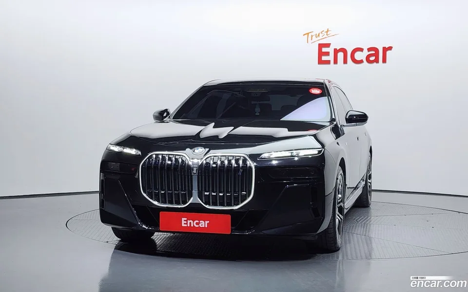 BMW i7 eDrive 50 M 2024 — thumbnail 3