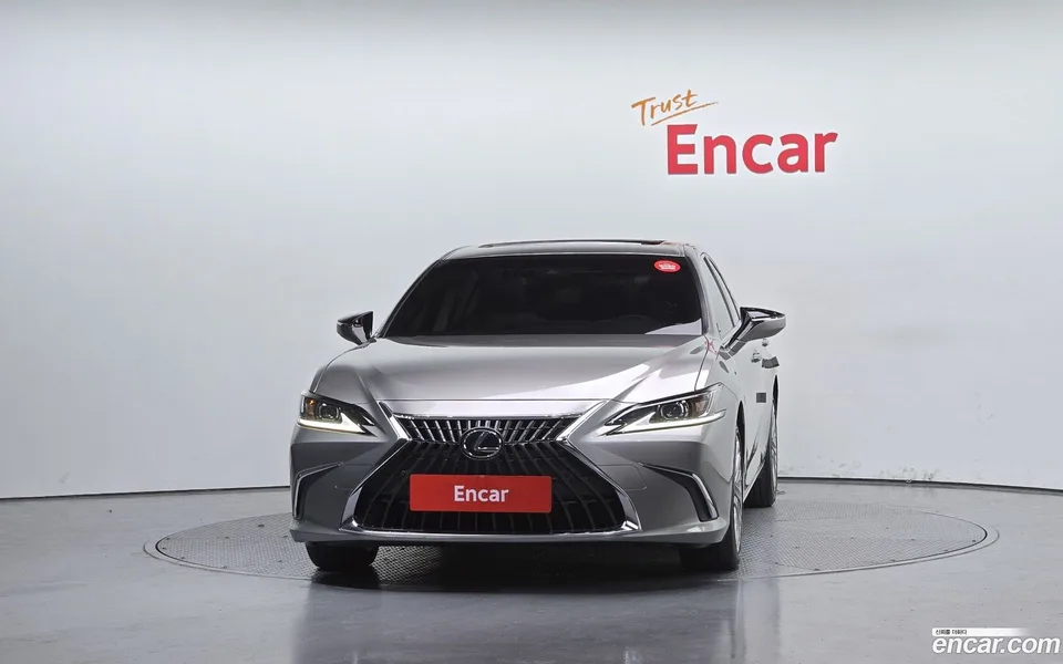 Lexus ES 300h 2023 — миниатюра 3