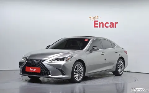 Lexus ES 300h 2023 купить в Москве