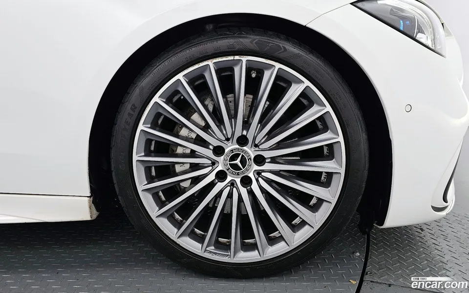 Mercedes-Benz C-Class C300 4MATIC AMG Line 2023 — миниатюра 5