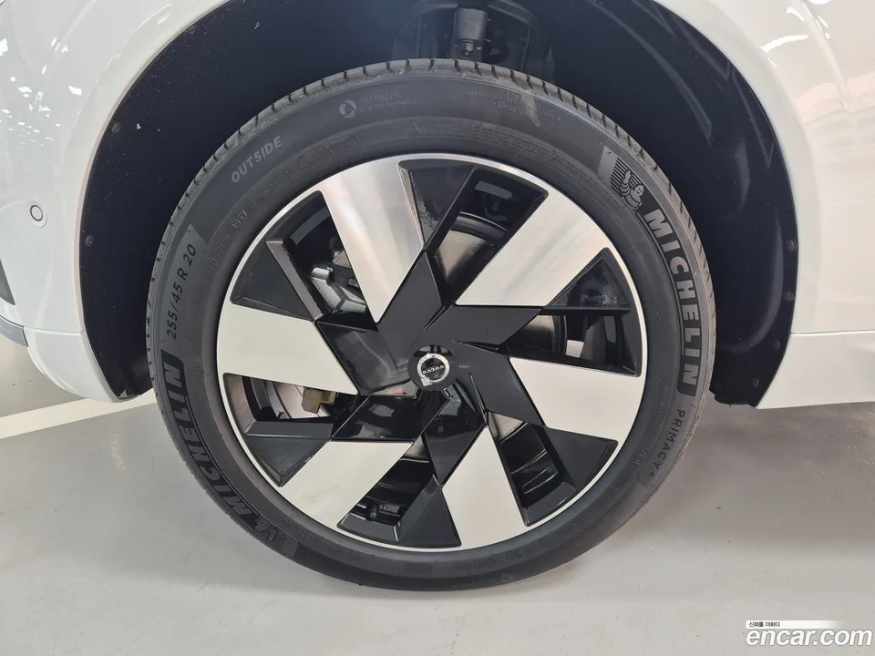 Volvo XC60 T8 2024 — миниатюра 2