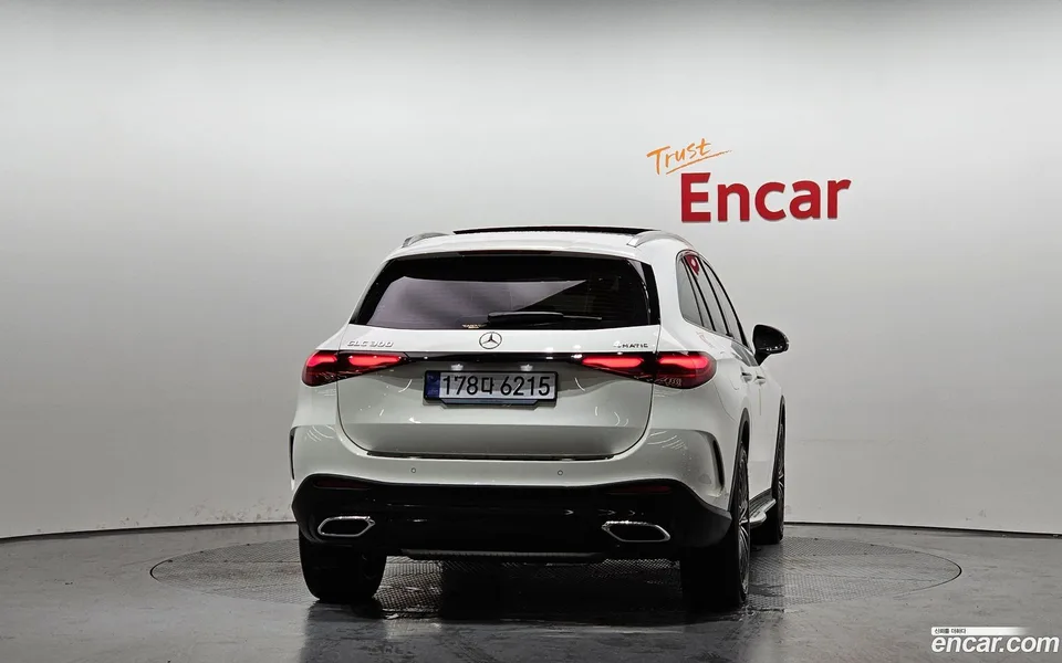 Mercedes-Benz GLC-Class GLC300 4MATIC AMG Line 2025 — thumbnail 4