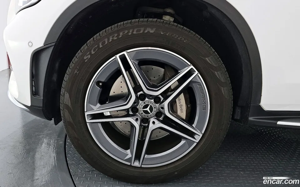 Mercedes-Benz GLC-Class GLC300e 4MATIC 2023 — миниатюра 2