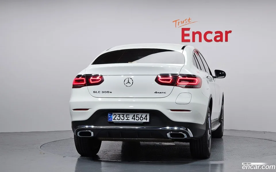 Mercedes-Benz GLC-Class GLC300e 4MATIC 2023 — миниатюра 4