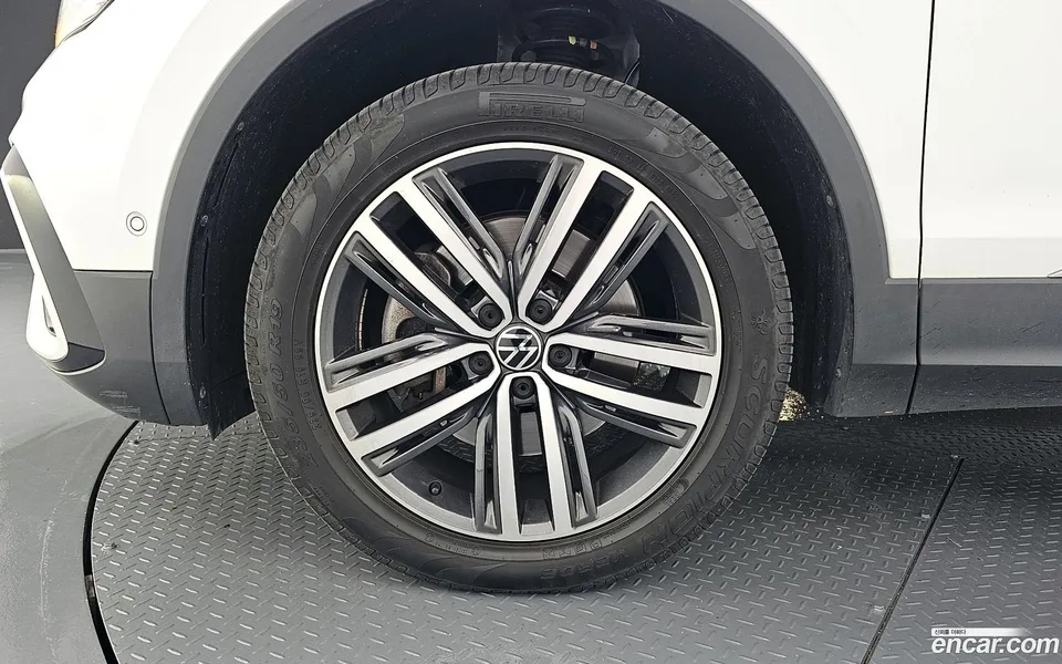 Volkswagen Tiguan Allspace 2.0 TSI 2022 — миниатюра 2