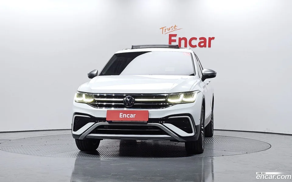 Volkswagen Tiguan Allspace 2.0 TSI 2022 — миниатюра 3