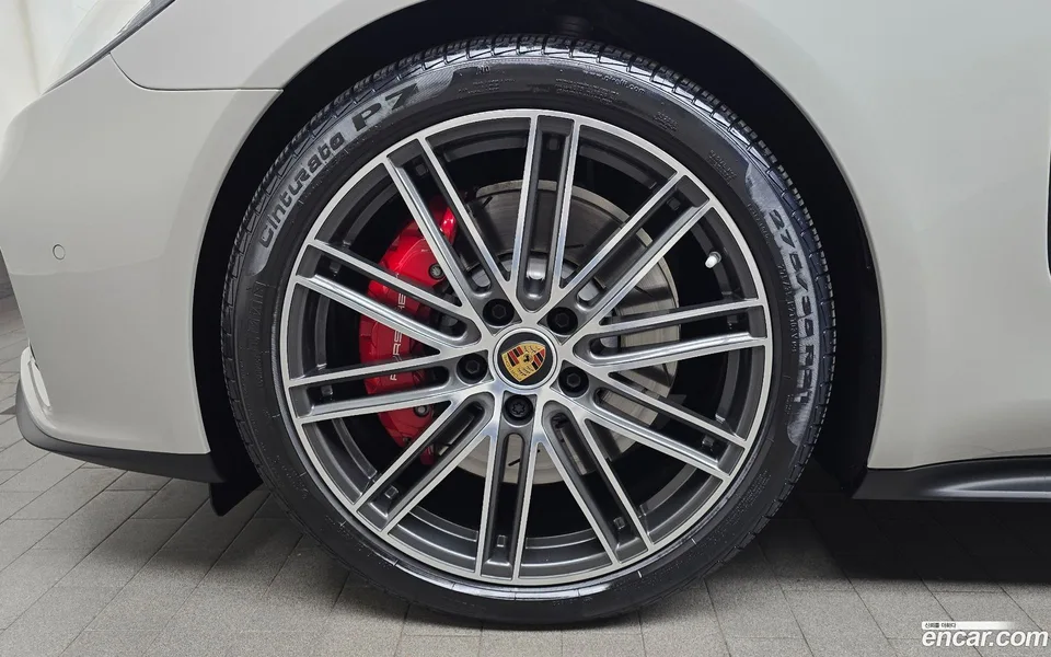 Porsche Panamera (971) 4.0 GTS 2024 — миниатюра 2