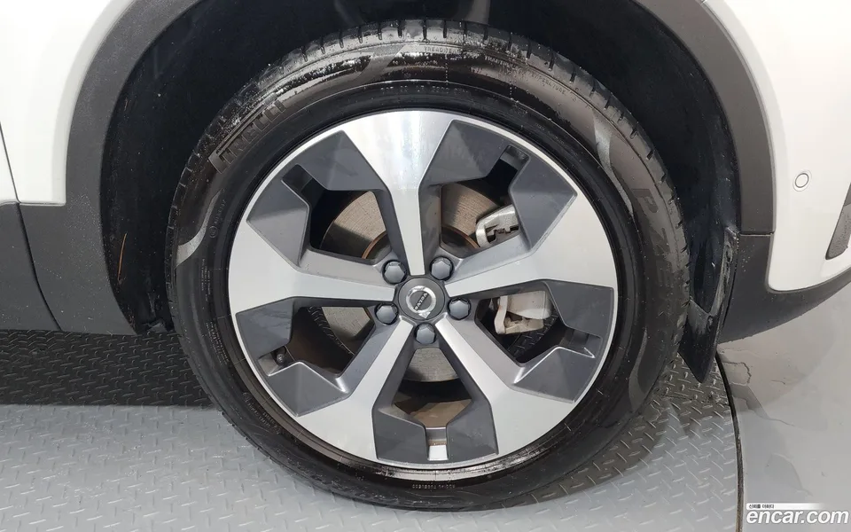 Volvo XC40 B4 2023 — миниатюра 5