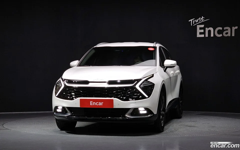 Kia Sportage Hybrid 2WD 2024 — миниатюра 3