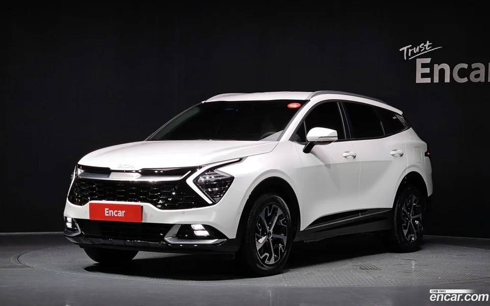 Kia Sportage Hybrid 2WD 2024 — фото 1, купить с доставкой в Москву
