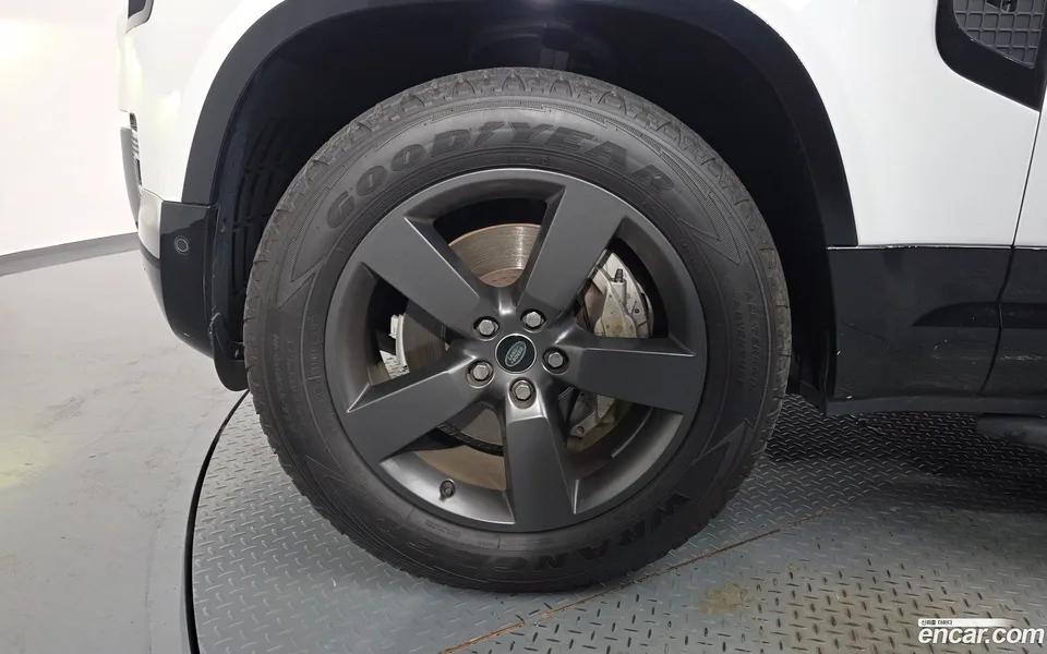 Land Rover Defender 130 P400 X- HSE 2023 — миниатюра 2