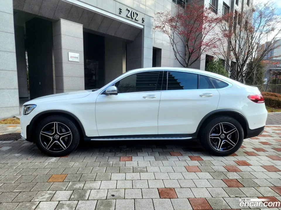 Mercedes-Benz GLC-Class GLC300 4MATIC 2023 — миниатюра 4