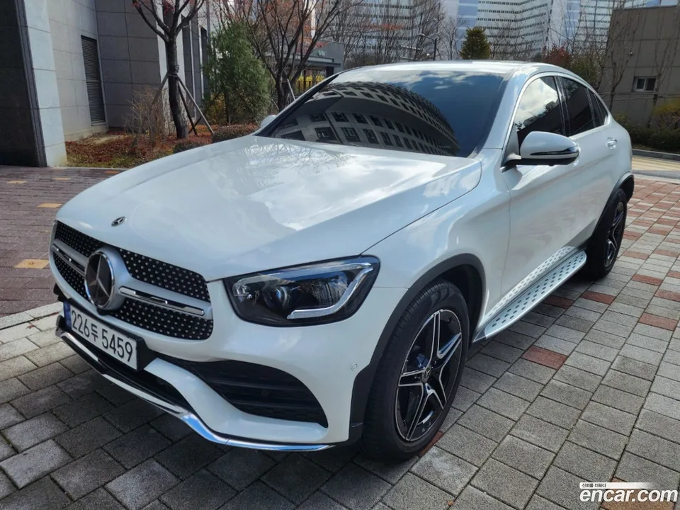 Mercedes-Benz GLC-Class GLC300 4MATIC 2023 — фото 1, купить с доставкой в Москву