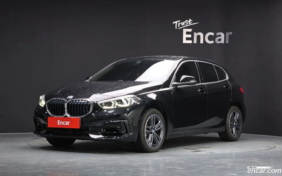 BMW 1 Series 120i 2024 — фото 1, купить с доставкой в Москву