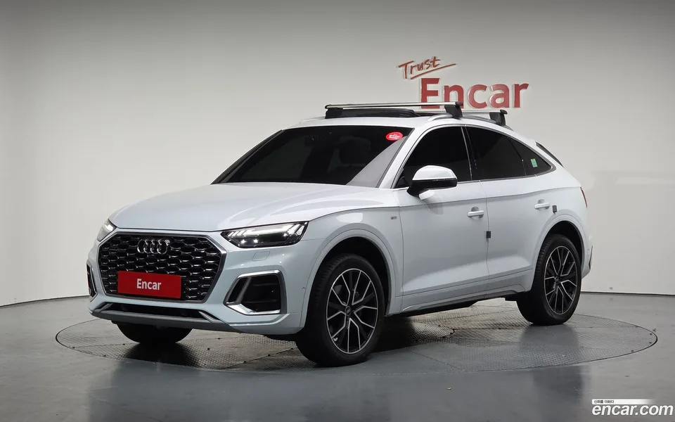 Audi Q5 45 TFSI 2023 — фото 1, купить с доставкой в Москву