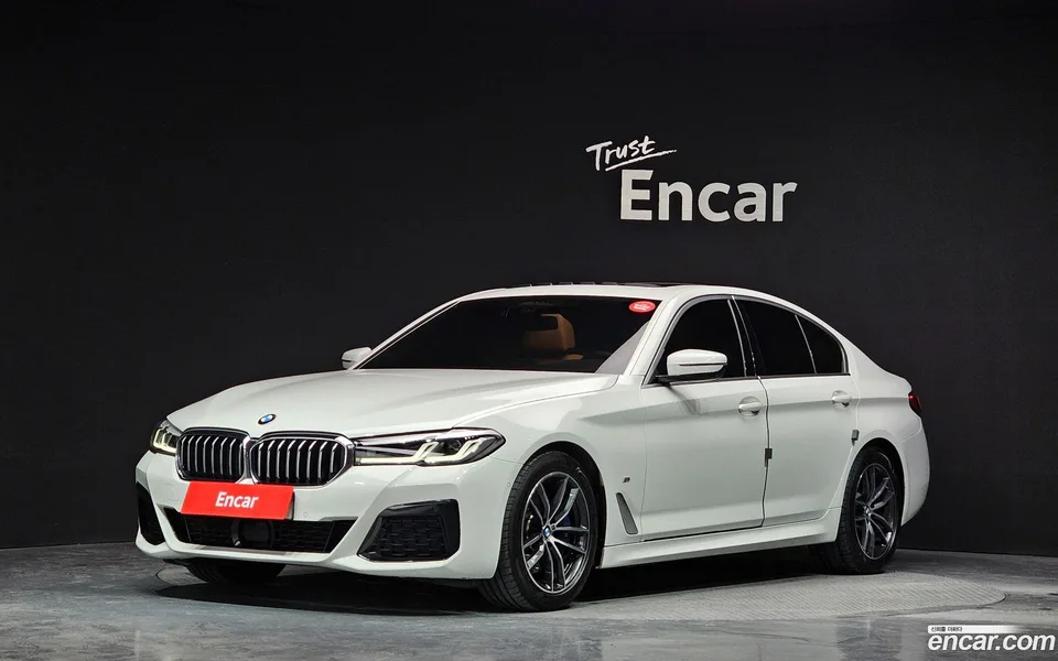 BMW 5 Series 520i M 2023 — photo 1, buy with delivery to Moscow