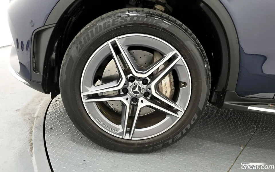 Mercedes-Benz GLC-Class GLC300e 4MATIC 2022 — миниатюра 2