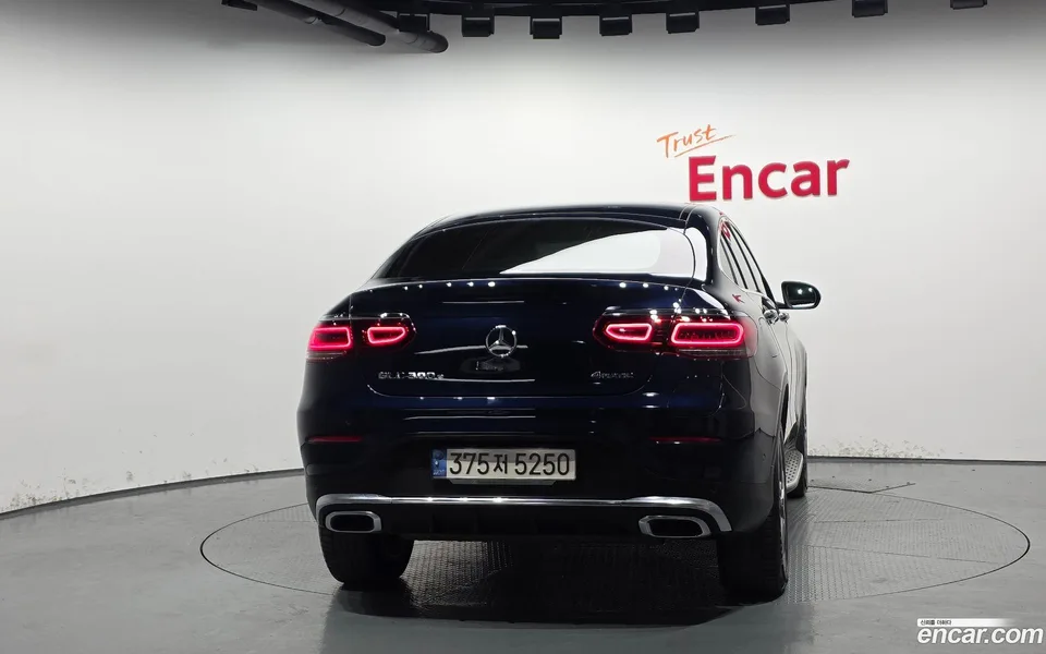 Mercedes-Benz GLC-Class GLC300e 4MATIC 2022 — миниатюра 4