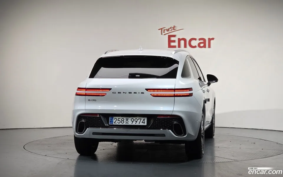 Genesis GV70 2.5T 2WD 2023 — миниатюра 4
