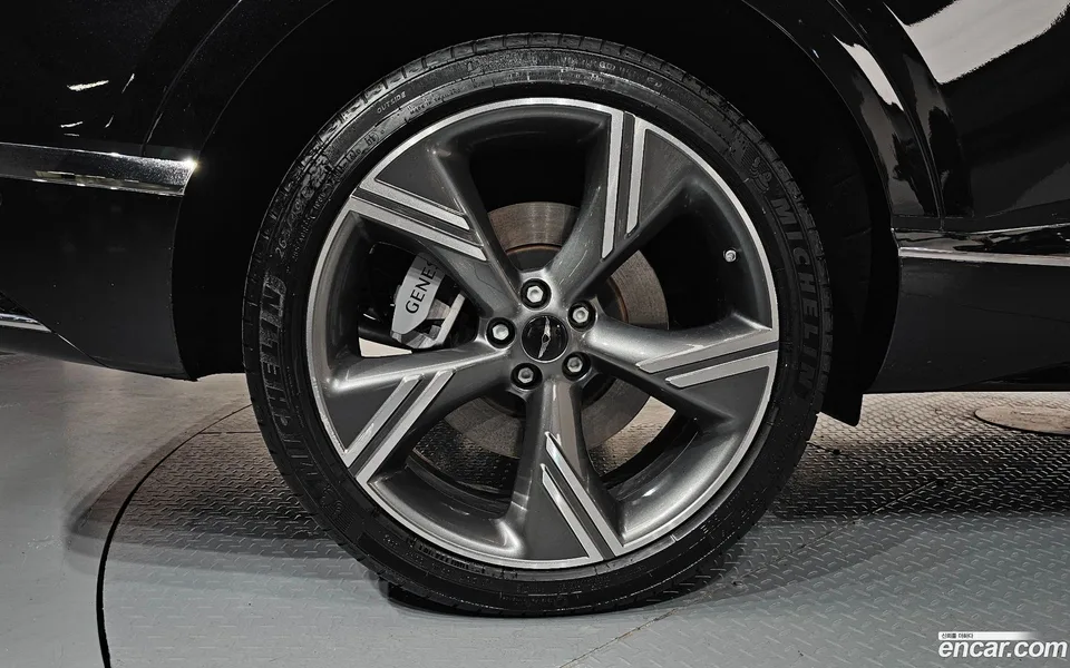 Genesis GV80 2.5T AWD 2023 — миниатюра 2