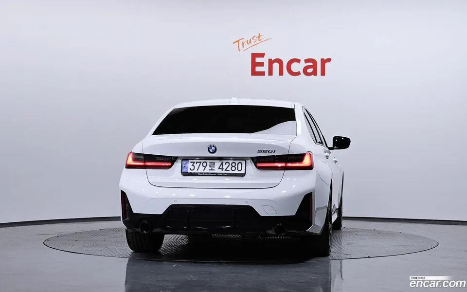 BMW 3 Series 320i M 2023 — миниатюра 4