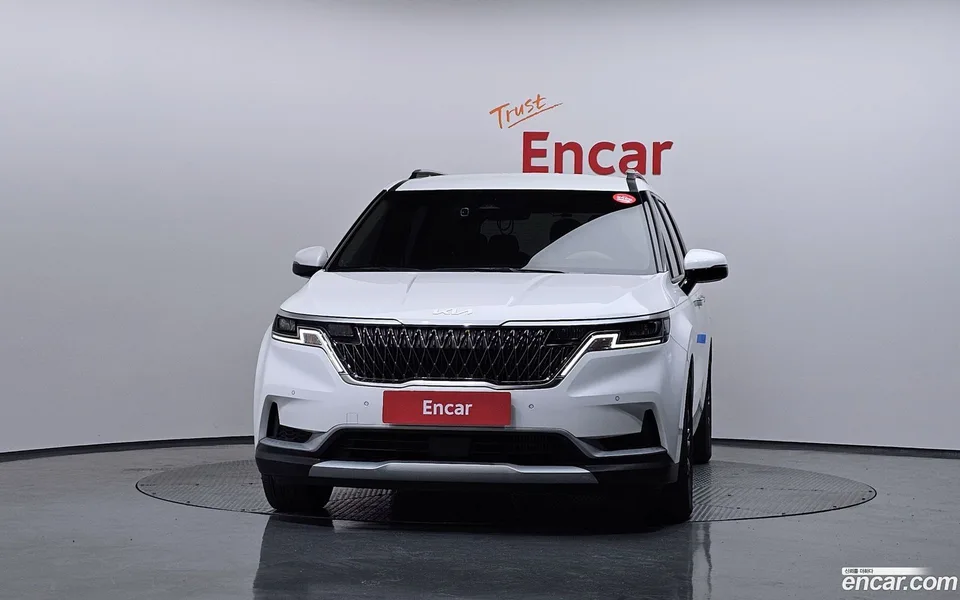 Kia Carnival 9 2023 — thumbnail 3